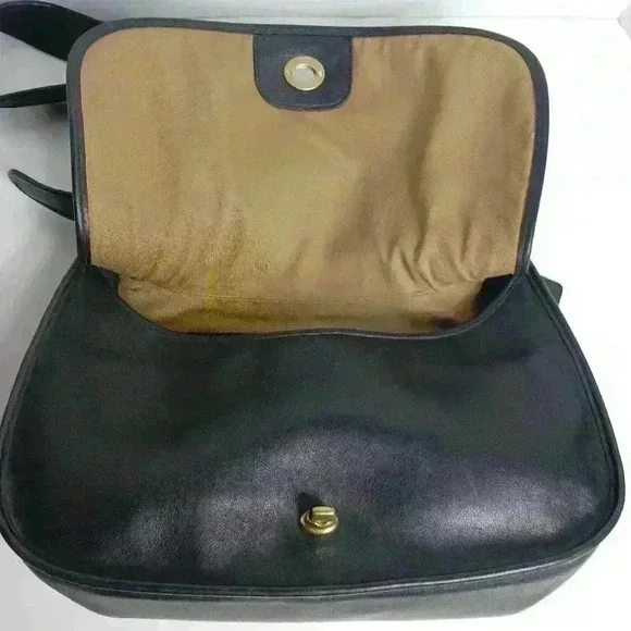 Rare Coach 9338 Legacy Crescent Leather Hobo Shoulder Bag EXCELLENT Condition - Picture 7 of 10